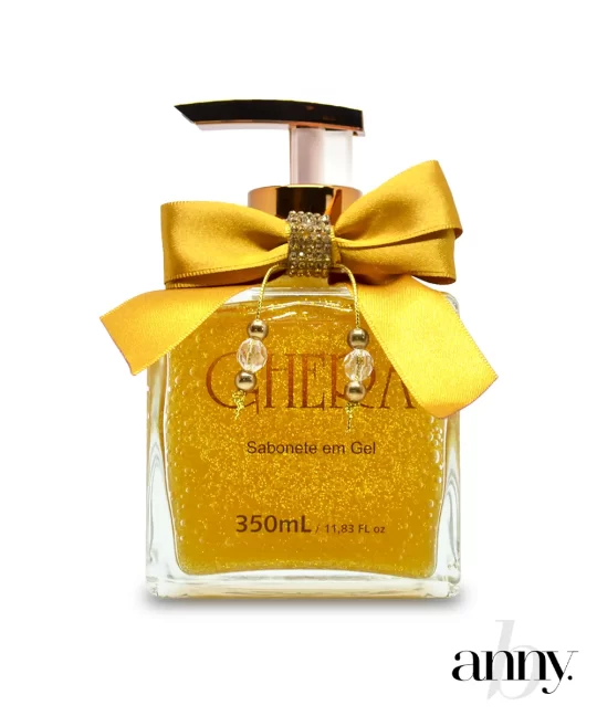 O Sabonete Gel com Glitter Dourado Ghera 350mL une cuidado, fragrância e sofisticação em um único frasco. Além de limpar profundamente a pele, ele oferece uma experiência sensorial envolvente, graças à sua textura em gel com glitter dourado.
